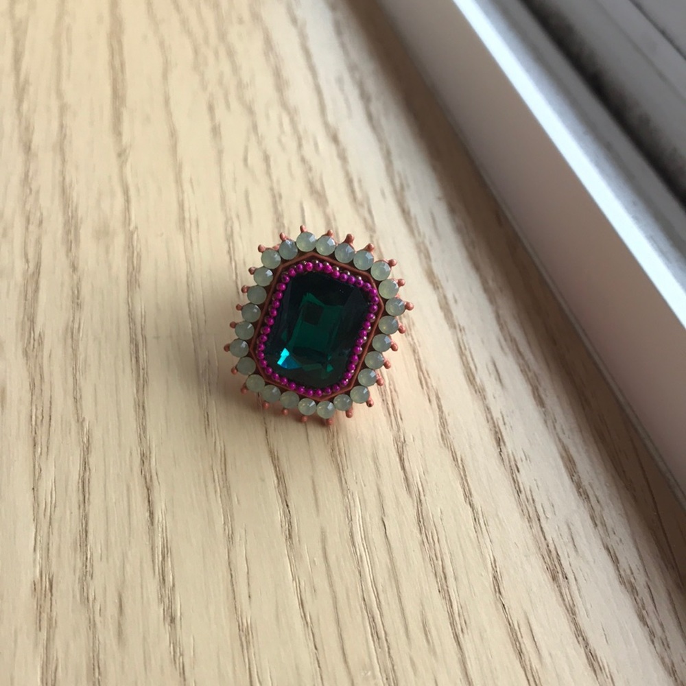 Colorful ring